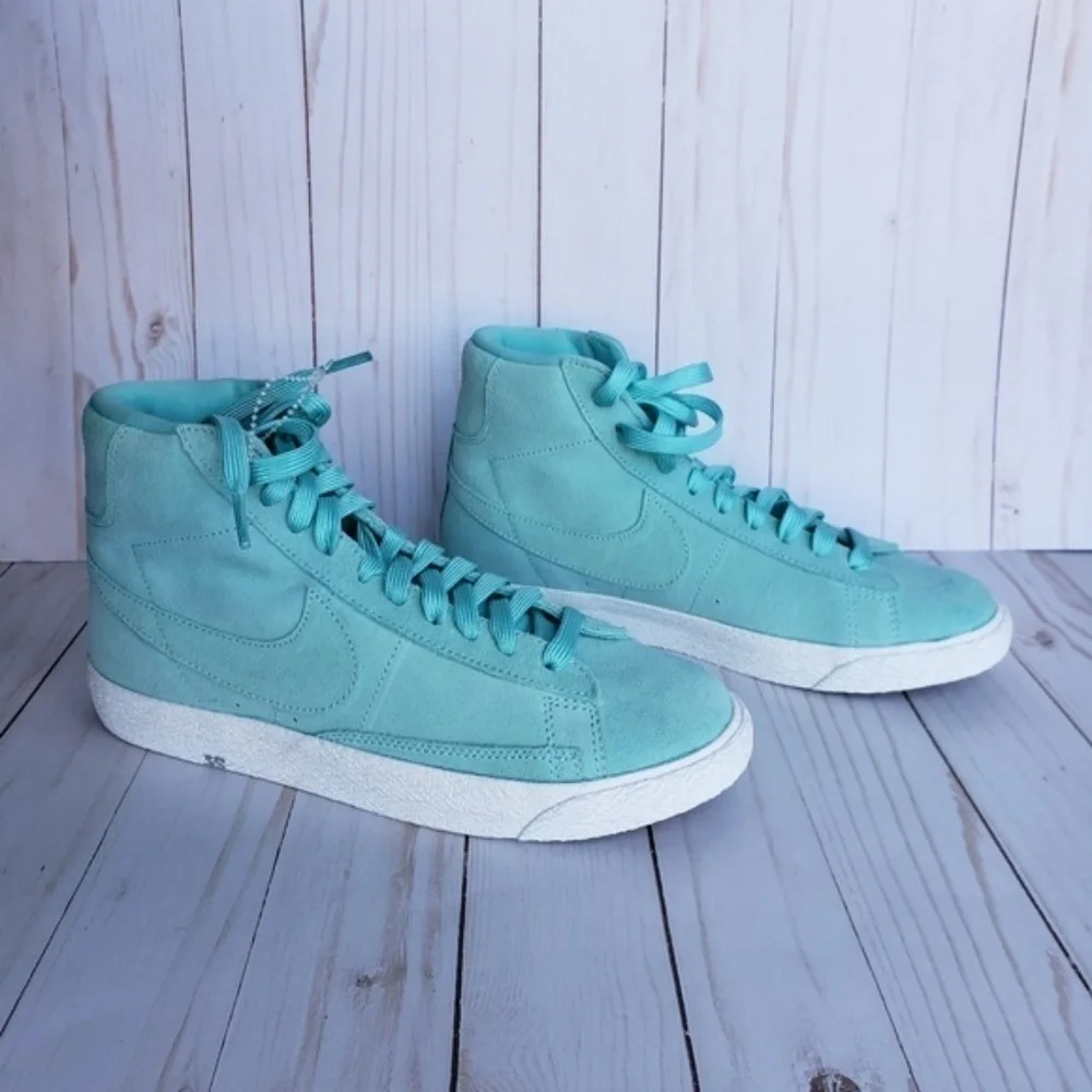 NEW Nike Boys High Top Sneakers Teal 6Y, 6.5Y